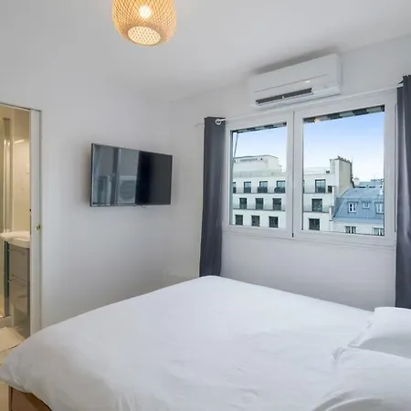1 Bedroom#haussmann#amazing View#effeiltower#ac Apartment
